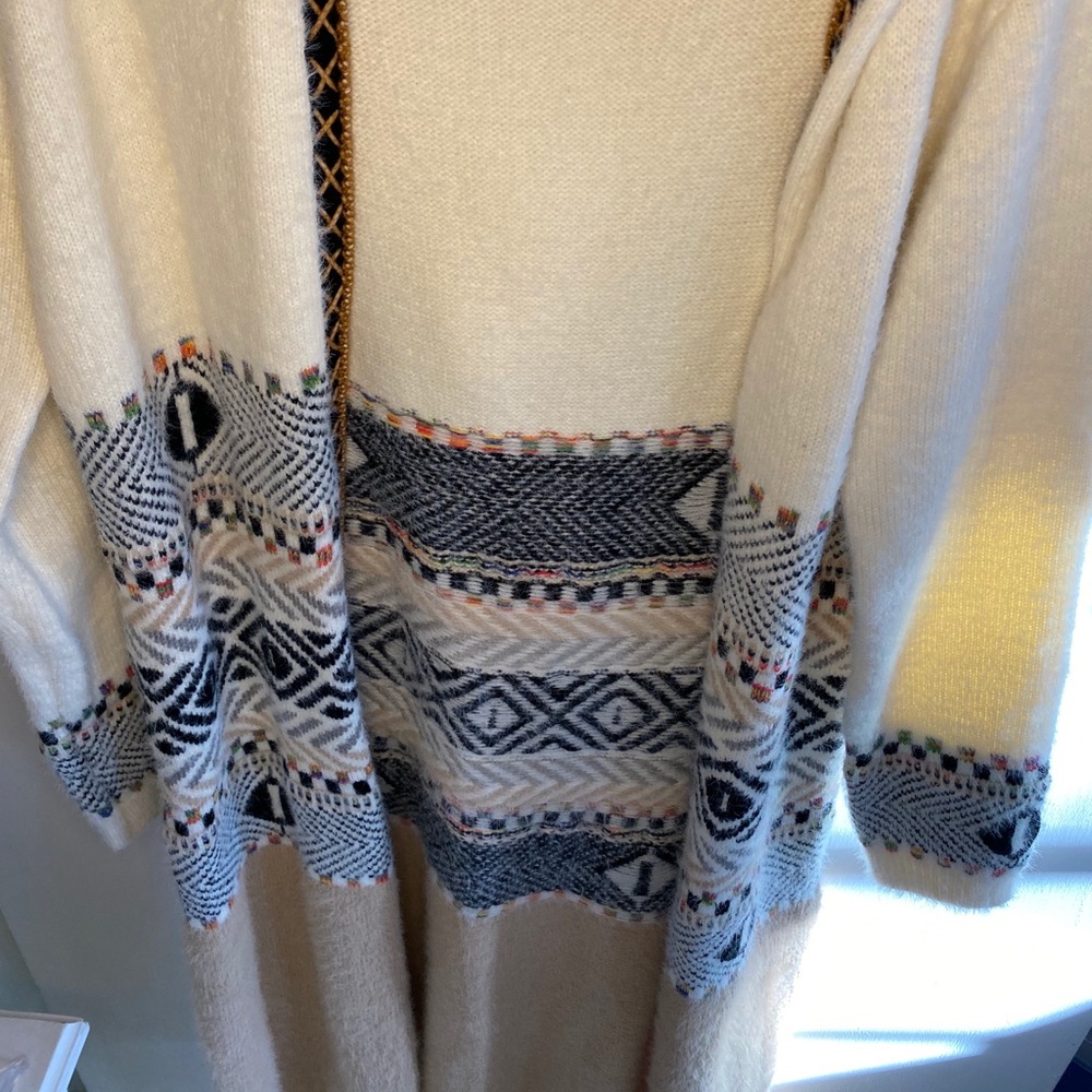 Long duster with hood and Aztec print